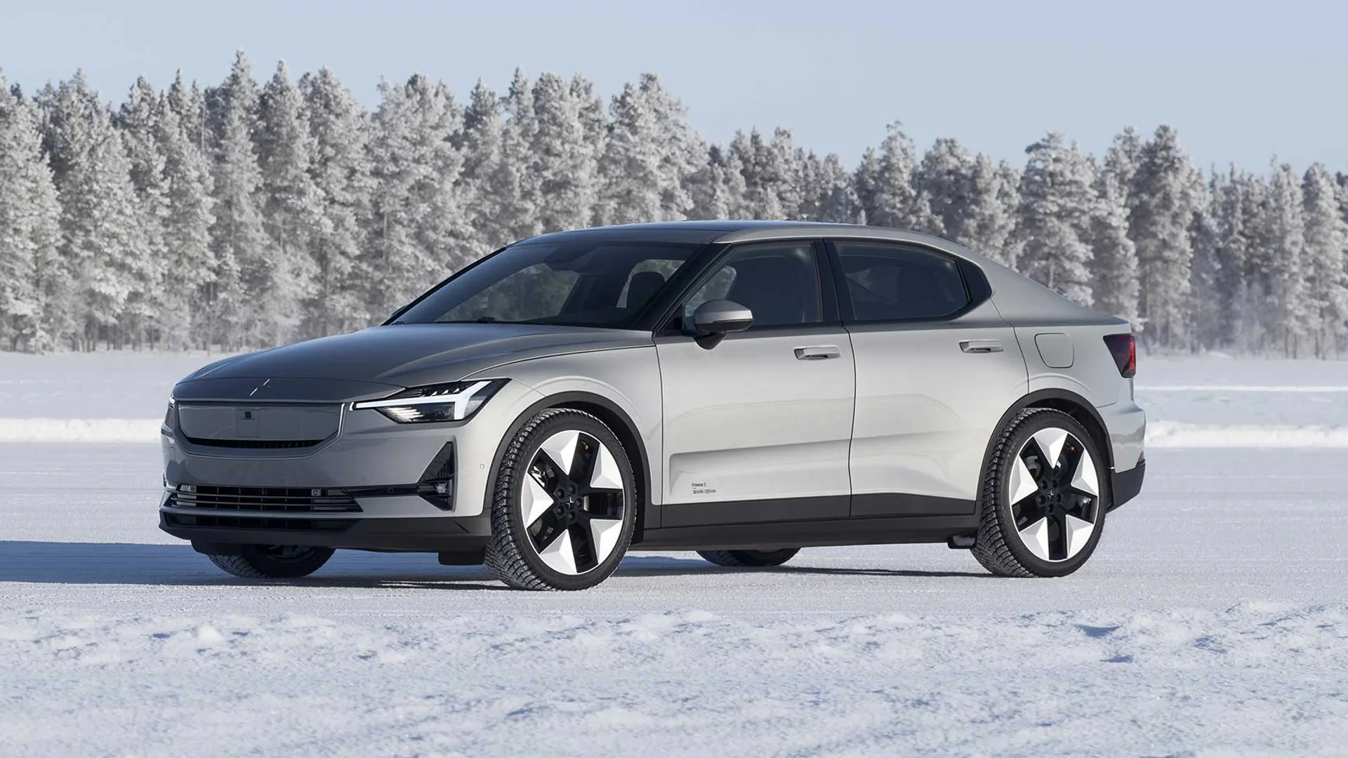 Polestar 2: tutte le novità per il nuovo model year, tra aggiornamenti estetici, interni e tecnologia