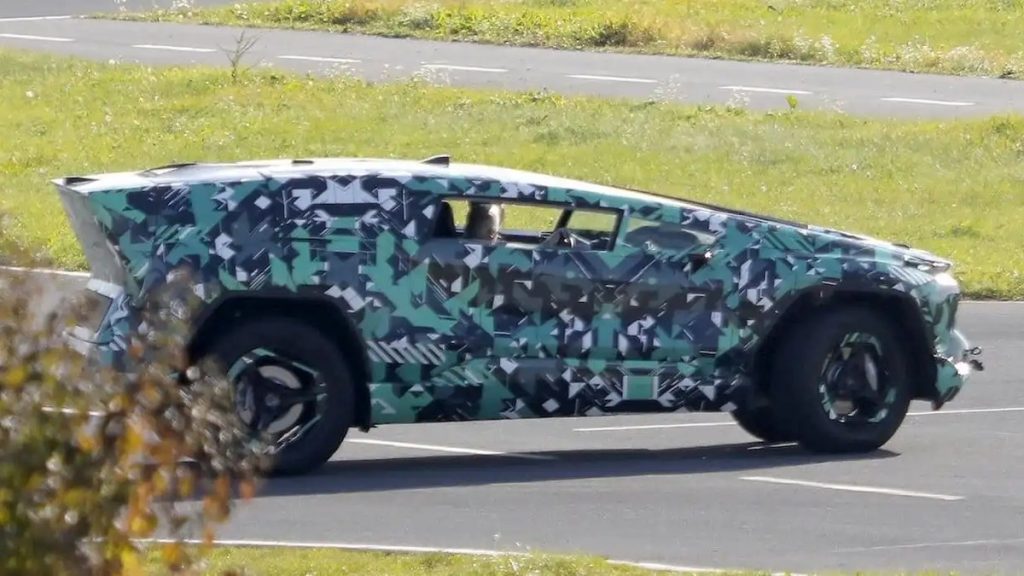 Ceer Exobot: SUV e berlina elettriche saudite | Elettronauti.iteer