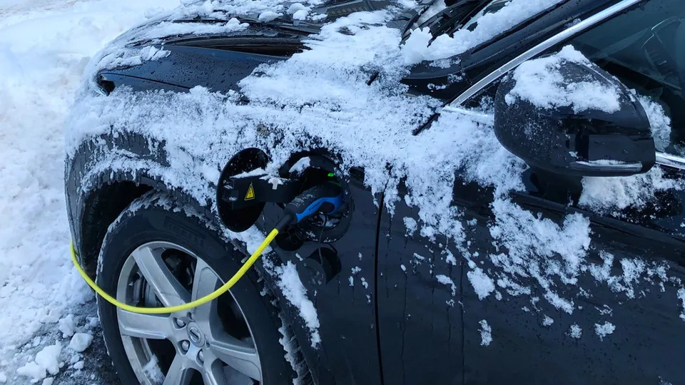 Si, il freddo condiziona l'autonomia delle auto alla spina