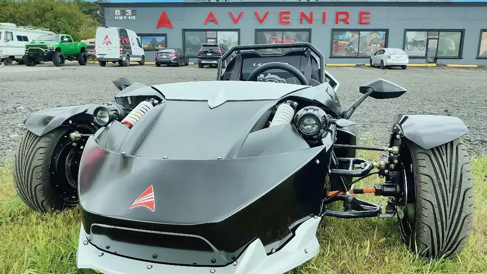 Avvenire Leggera EV: una nuova versione delle roadster a tre ruote