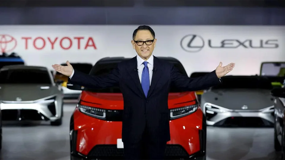 È ora di andare in elettrico: Toyota affronta la rivolta degli azionisti che chiede modifiche al consiglio di amministrazione