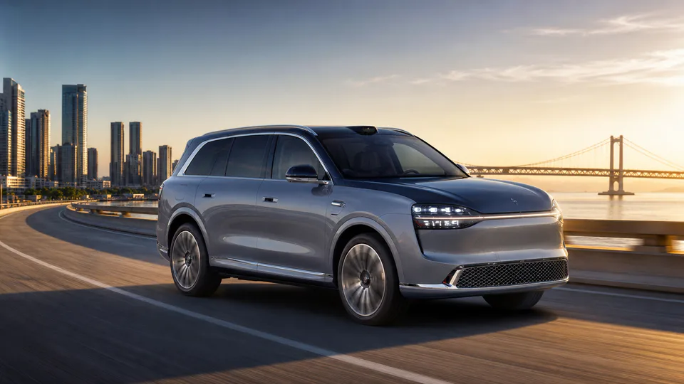 AITO 9, uno dei SUV presentati in vista del previsto ingresso del marchio nel mercato europeo