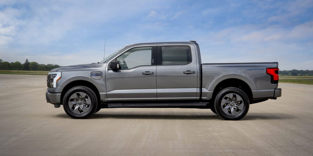 Ford presenta l'F-150 Lightning 'Flash' con autonomia 514 km, cabina high-tech, pompa di calore a 70.000 dollari | Elettronauti.it