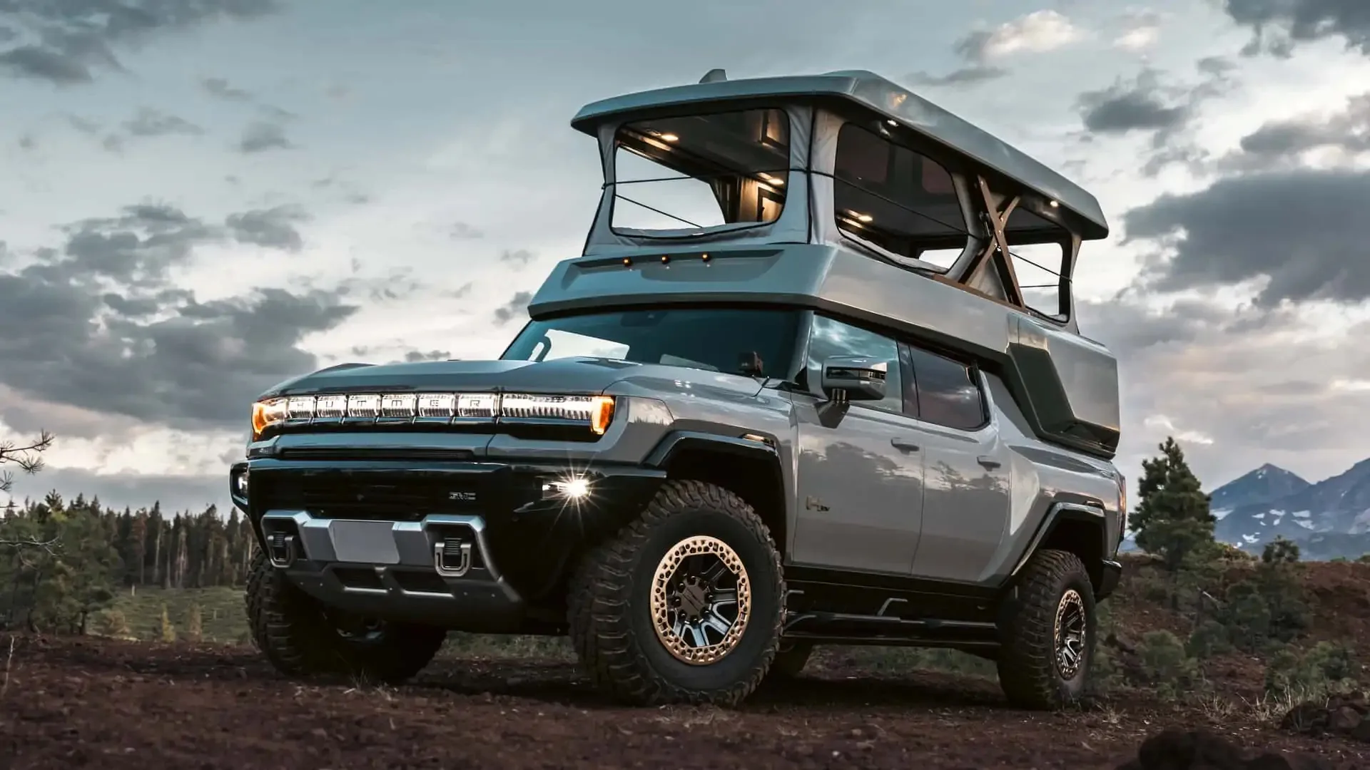 GMC Hummer EV earthcruiser