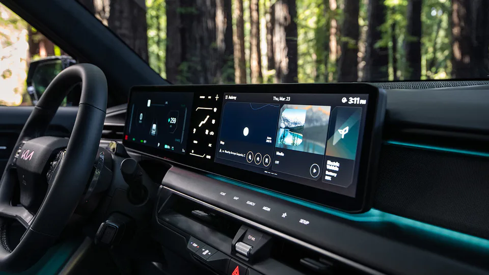 Hyundai punta su Samsung per aiutare i proprietari di veicoli elettrici a risparmiare tempo e denaro con i servizi connessi