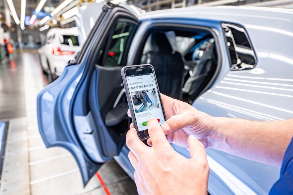 BMW - L'Intelligenza Artificiale entra in fabbrica!  | Elettronauti.it