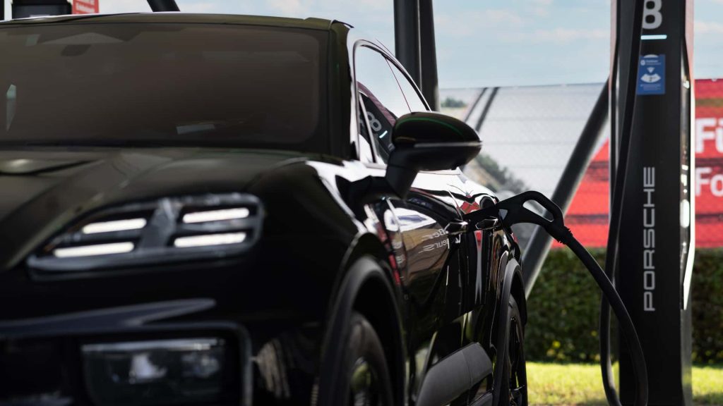 Porsche svela i segreti tecnologici della Macan E | Elettronauti.it