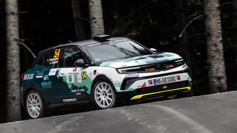 Rally elettrico: Opel Mokka GSE sfida le 4x4 a Weiz