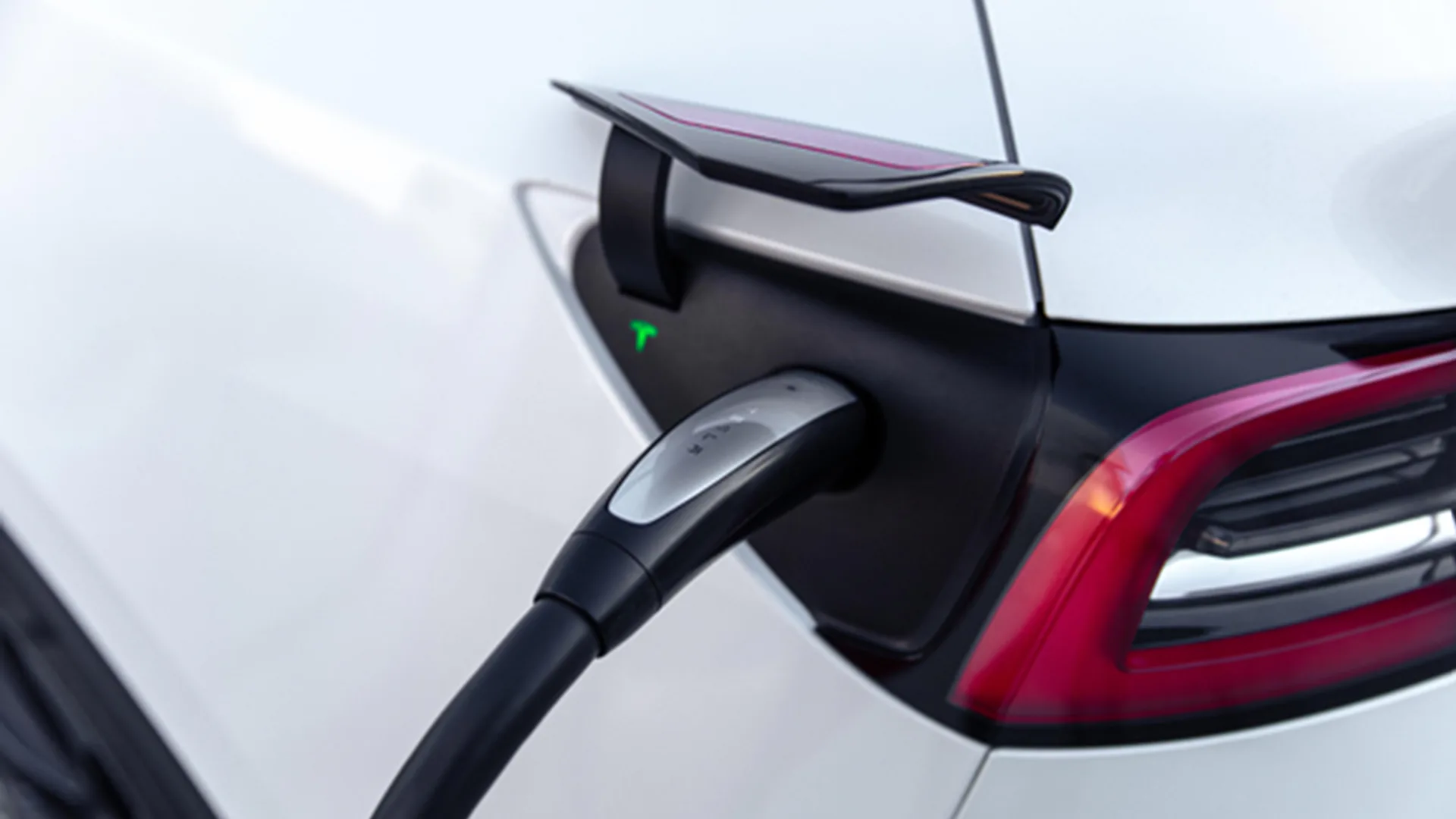 L’impatto delle ricariche rapide sui pacchi batteria Tesla