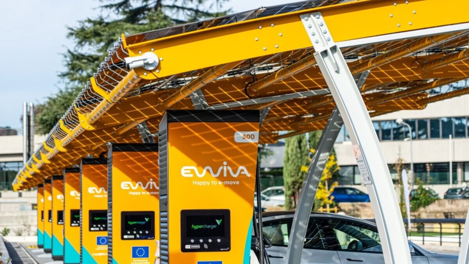 Ewiva implementa la ricarica "plug & charge" e contactless