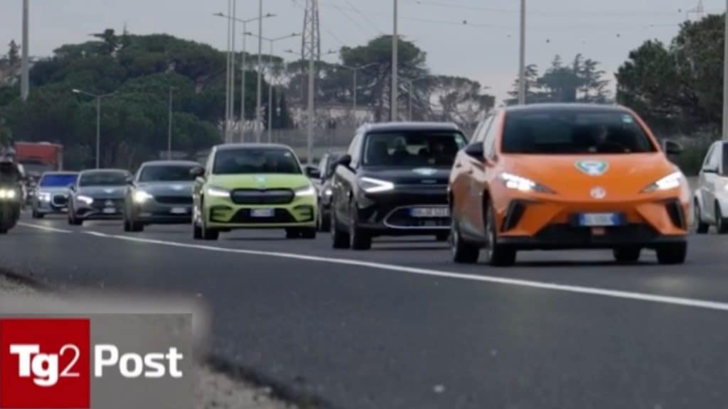 TG2 Post - Auto elettrica e suoi limiti- Tra disinformazione e retorica | Elettronauti.it