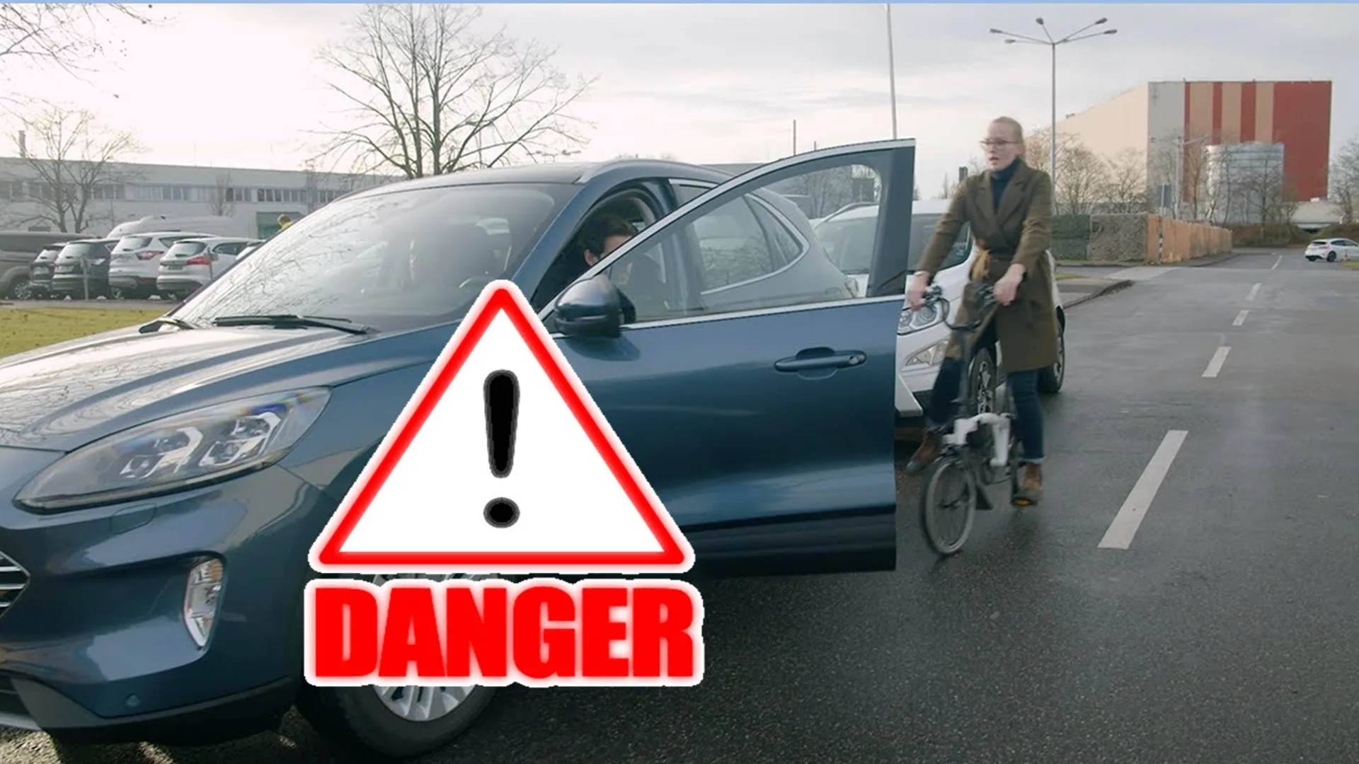 Exit warning system previene il fenomeno: “Car Dooring”